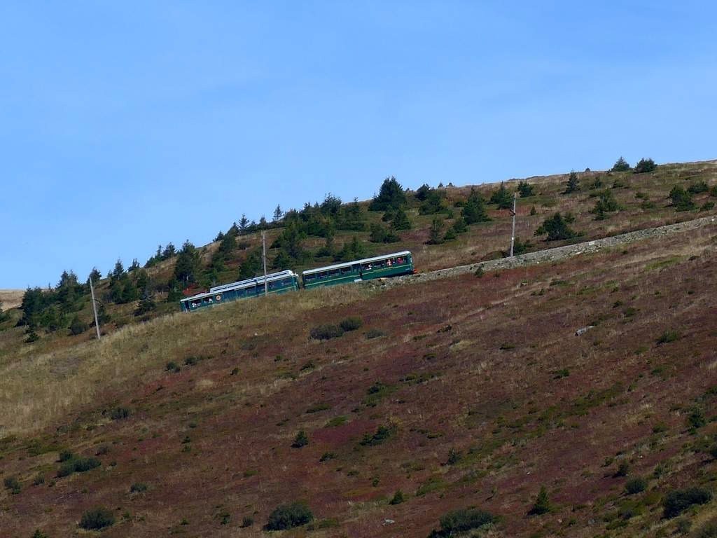 Train du Nid d'Aigle au loin