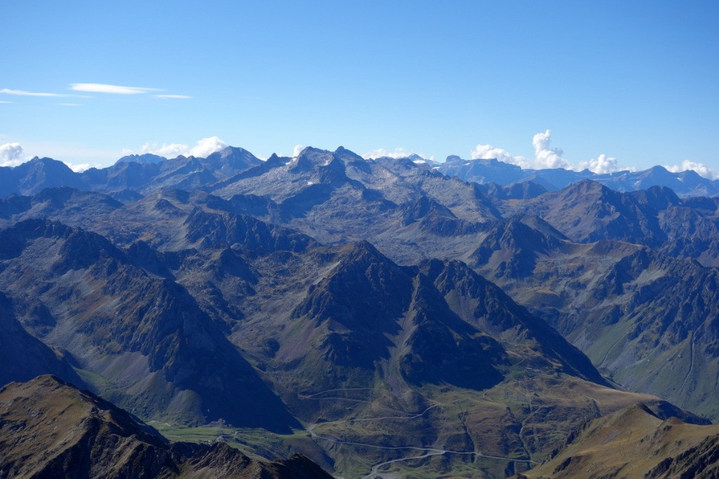 #5 Vers le S: Néouvielle, Mont Perdu, Taillon (entre autres...) Vers le S: Néouvielle, Mont Perdu, Taillon (entre autres...)