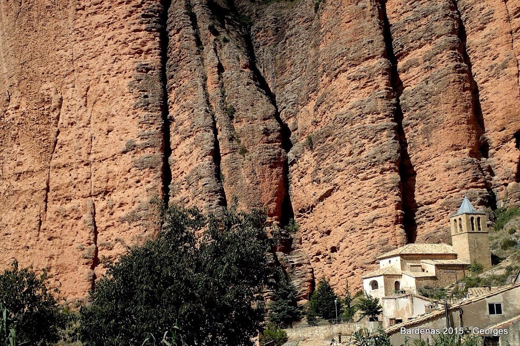 #37 Riglos aux pieds des falaises Riglos aux pieds des falaises