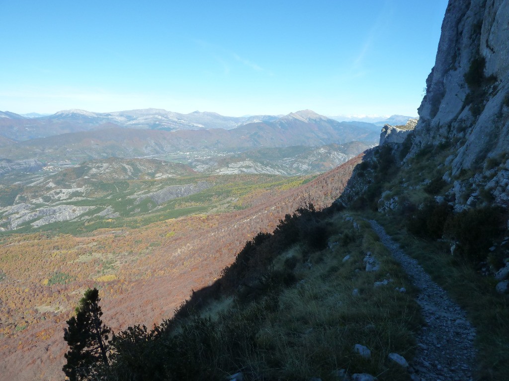 Pas de La Faye W, les Monges au fond