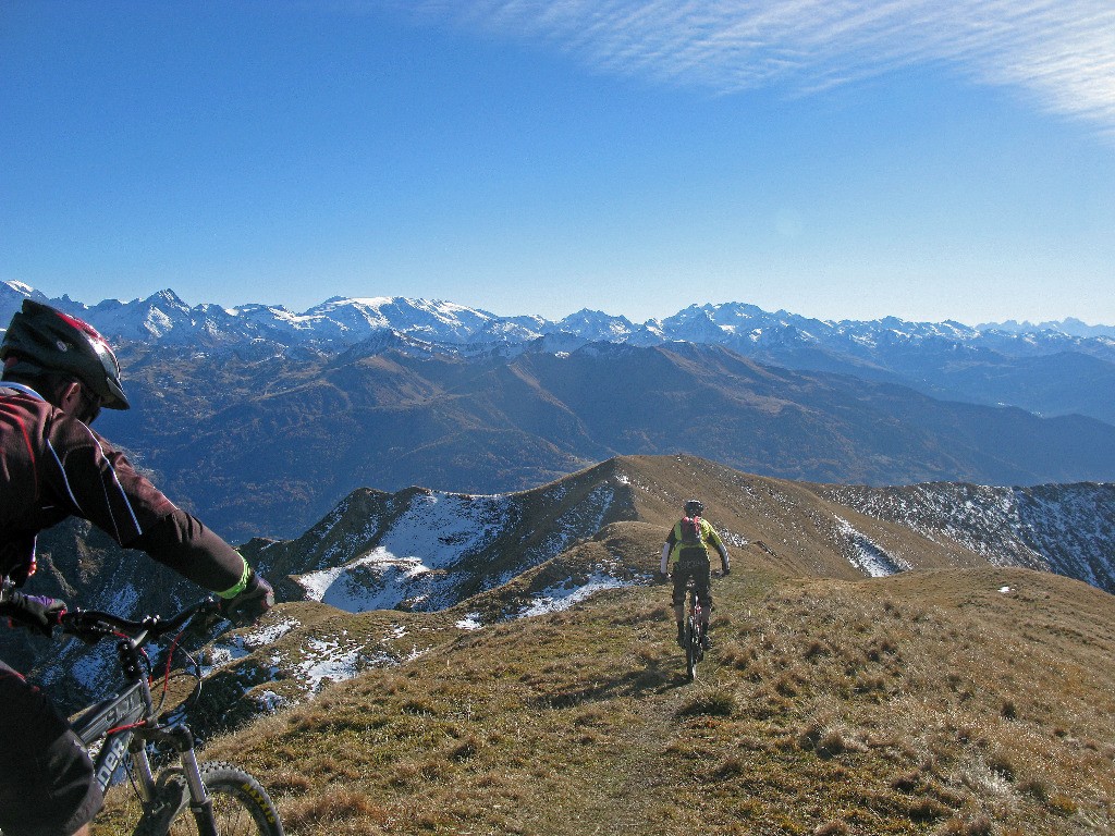 Départ du sommet pour les deux VTTistes rencontrés