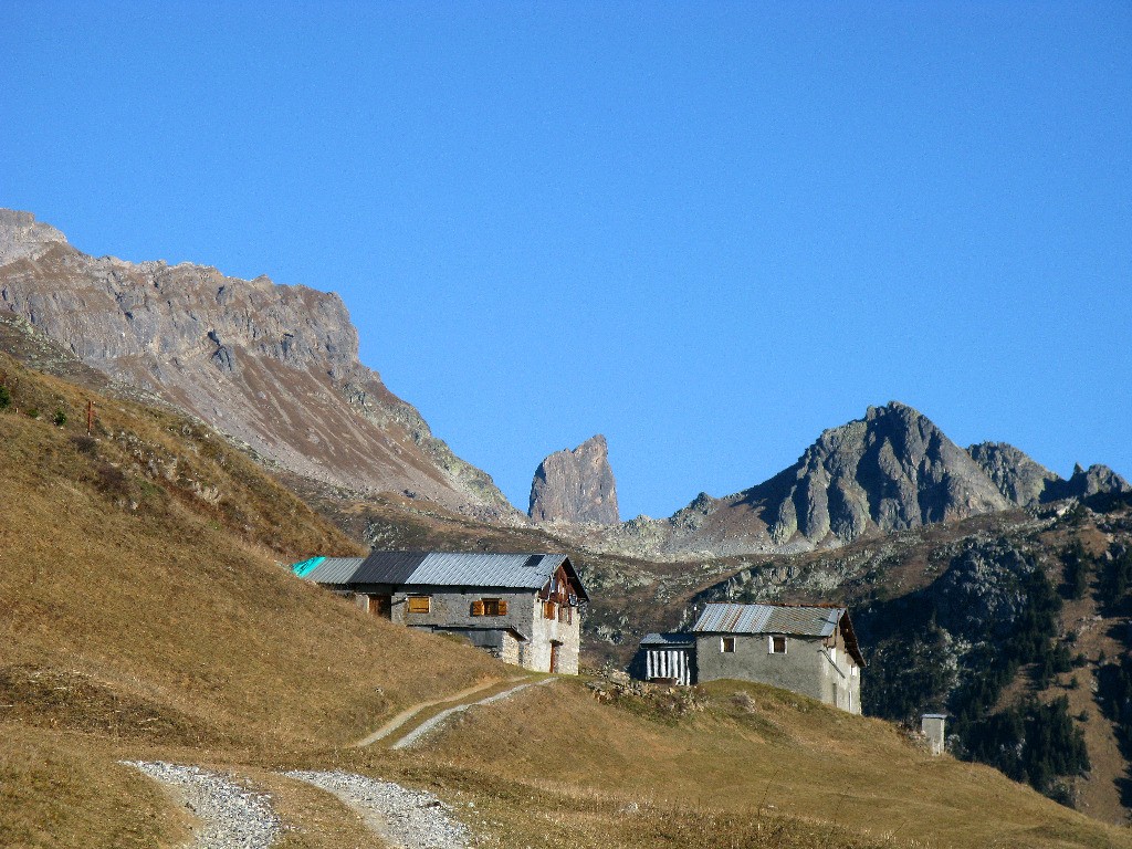 Arrivée à Thiabord avec la Pierra Menta au fond