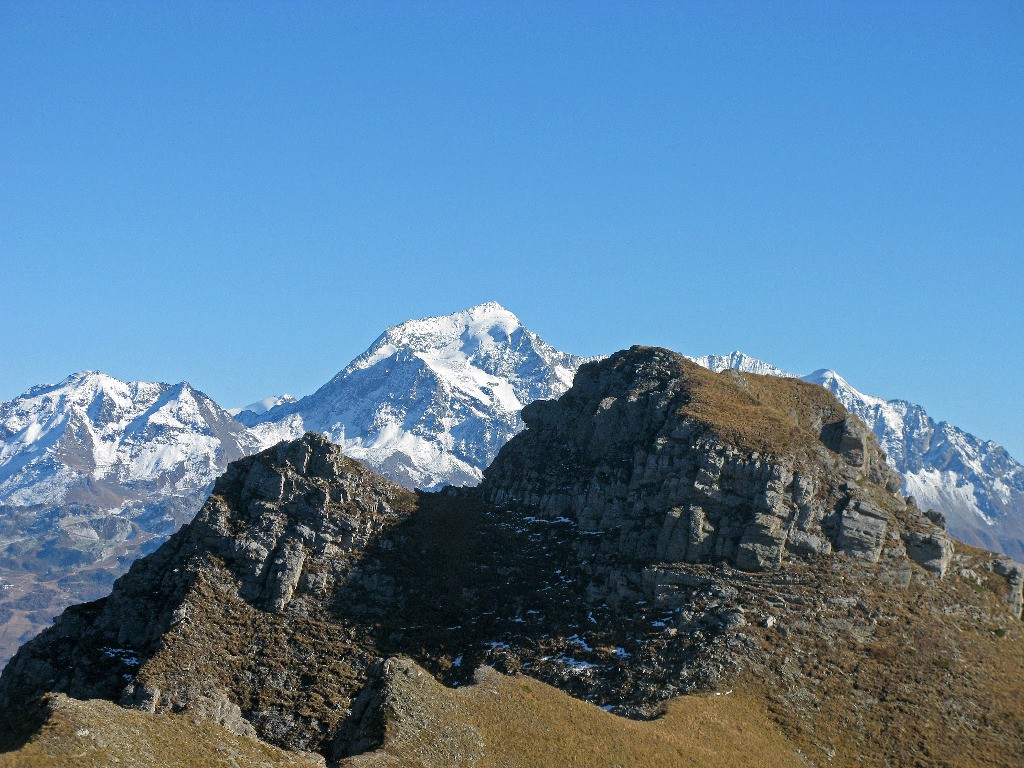 Roche à Thomas sur fond de Mont Pourri