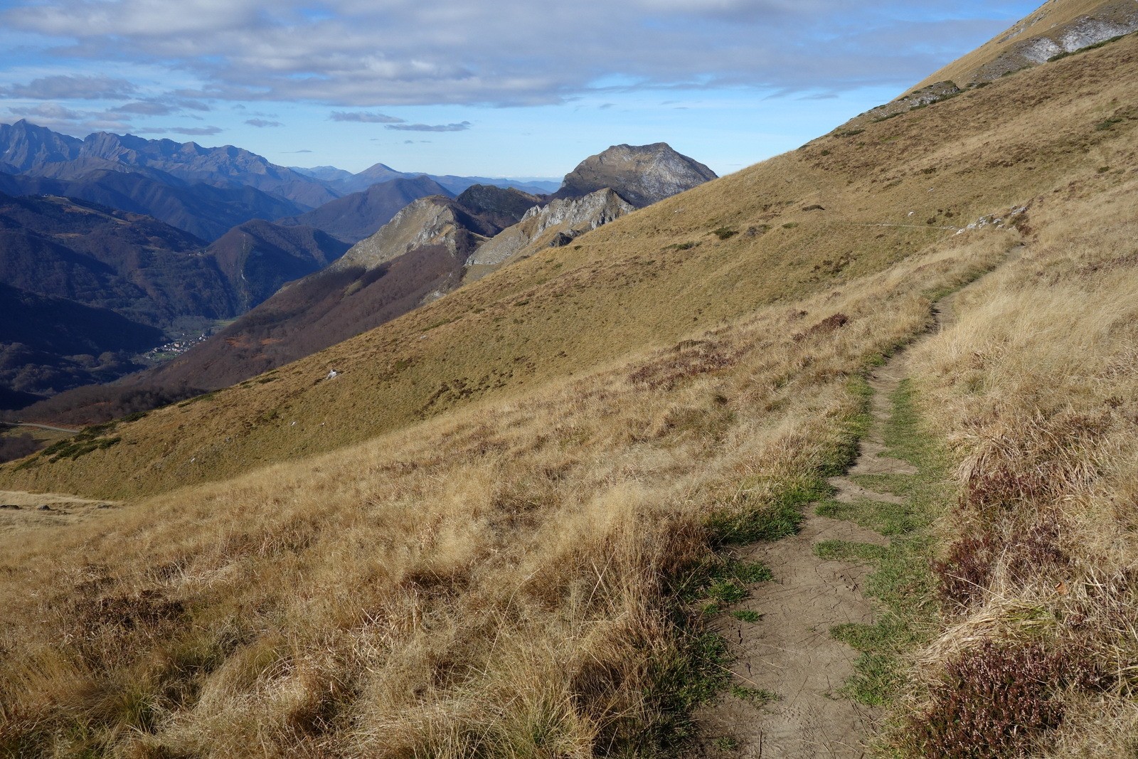 Beau passage sur le sentier du Port de Saleix