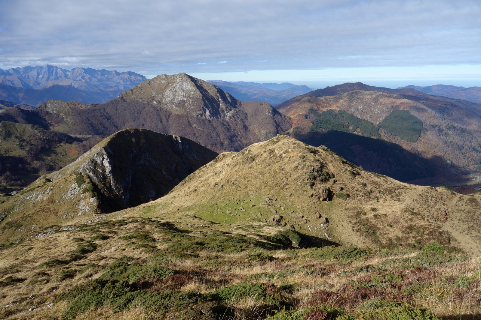 Fin de montée: vue vers l'Ouest