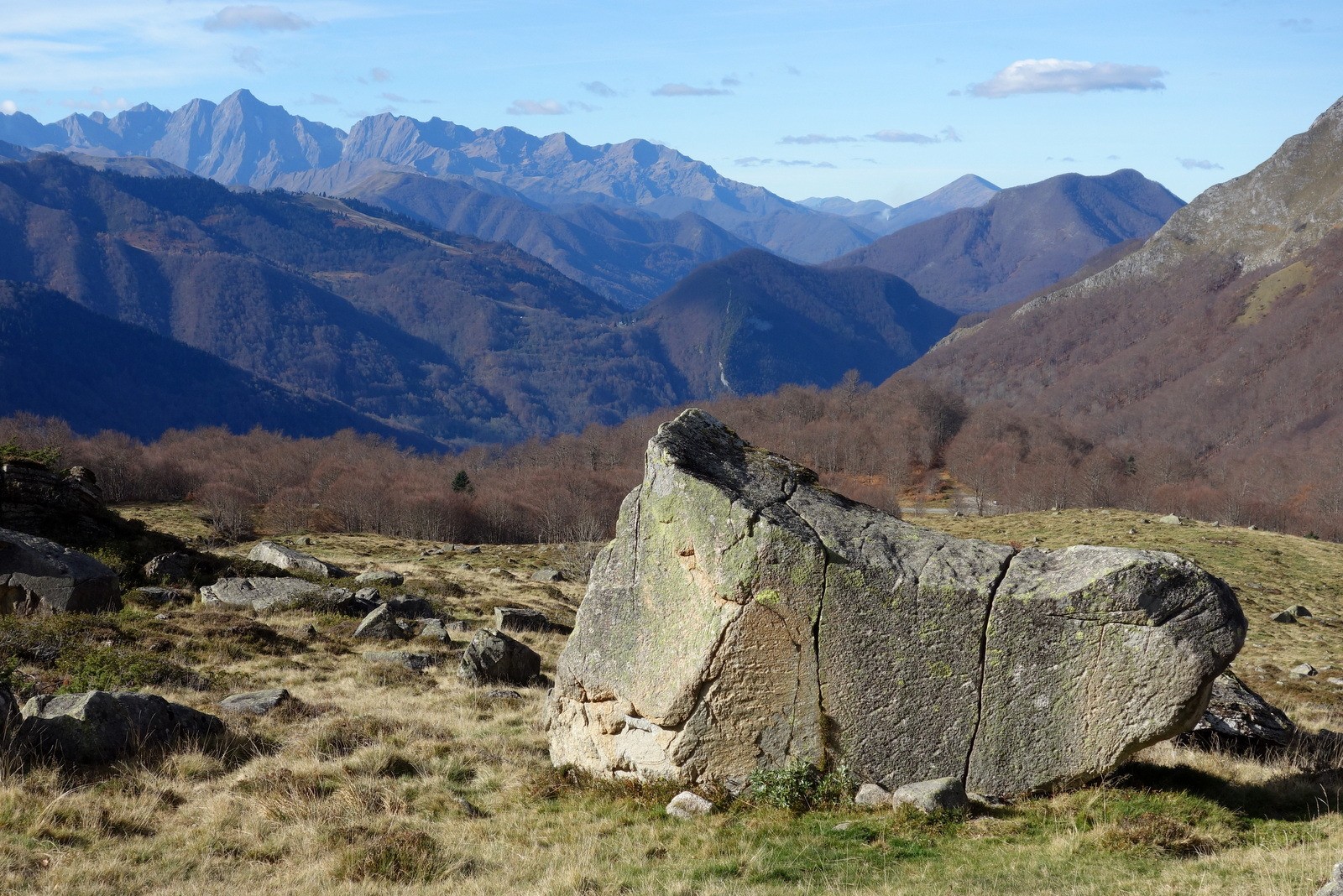 #22 Zone de contact entre les calcaires du Pic de Girantes et le granit du massif de Bassiès; là pas d Zone de contact entre les calcaires du Pic de Girantes et le granit du massif de Bassiès; là pas d'hésitation, c'est du granit !