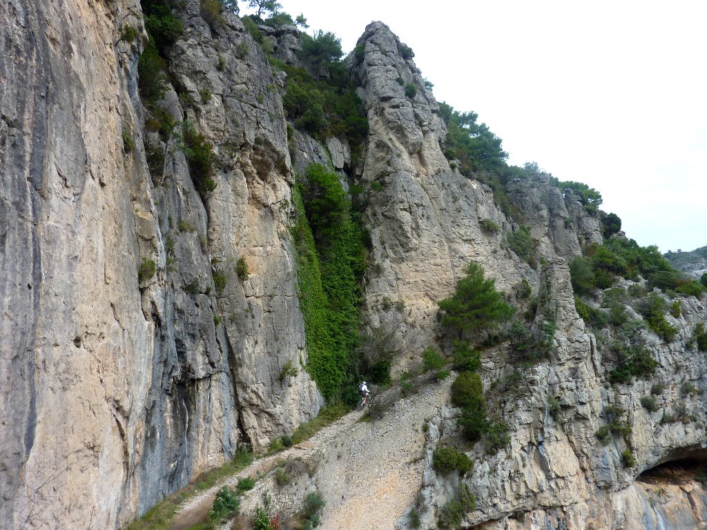 Chemin ancestral du Cirque de l'Infernet