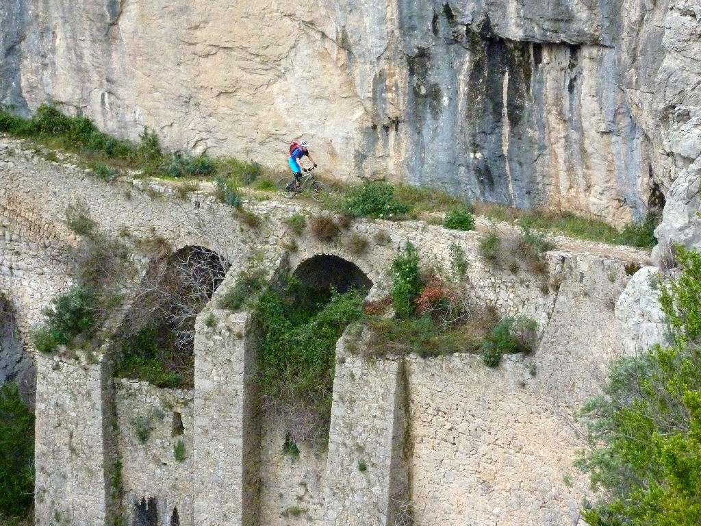 #8 Joli balcon ancestral Joli balcon ancestral