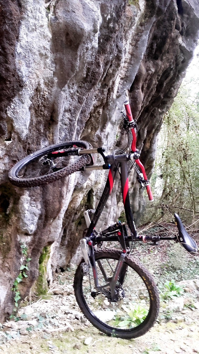 #10 mon vélo aime les colonettes lui ... mon vélo aime les colonettes lui ...
