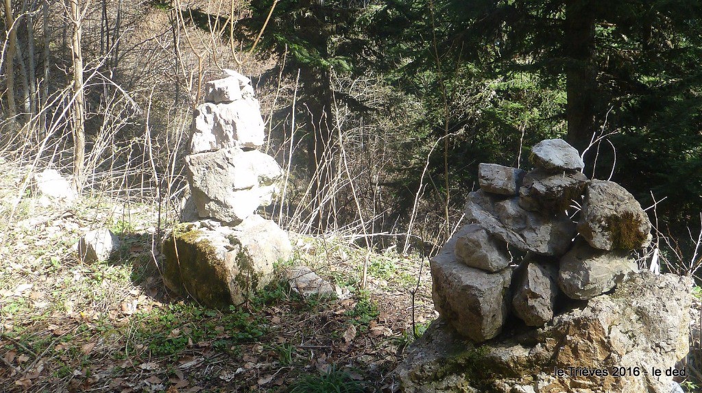 cairns au départ des Faisses du Géant