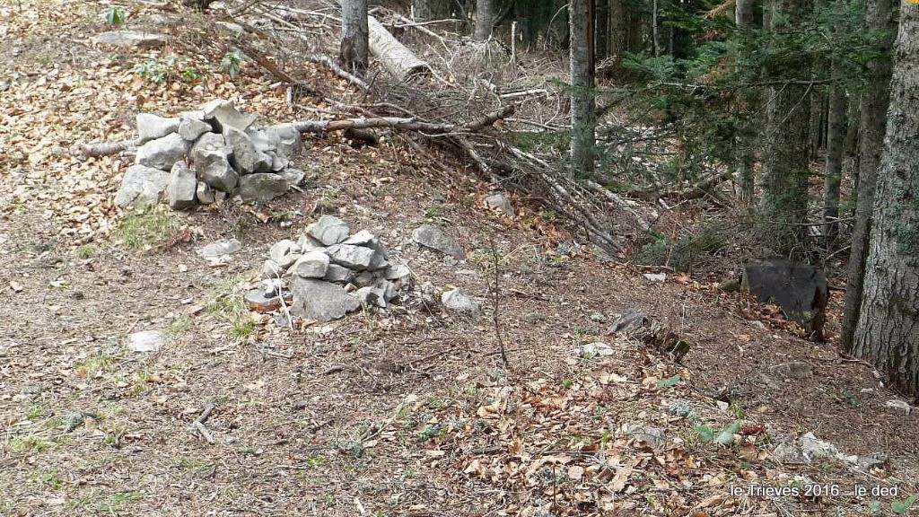 cairns sur la plateforme du Goutaroux