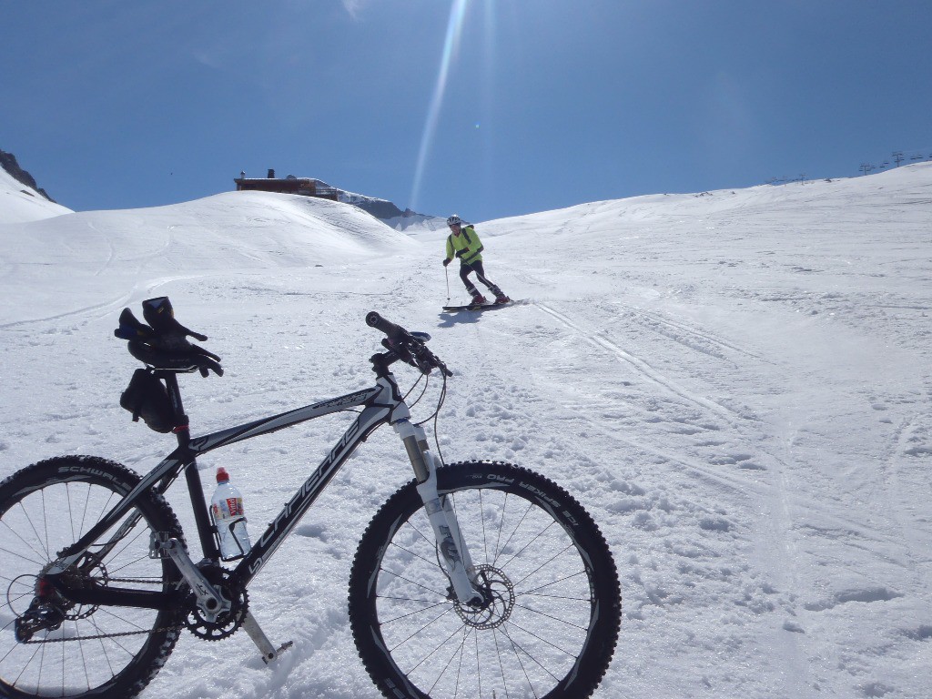 Cabane de Balacha, Alban trouve la neige agréable à skier, très belle sortie.