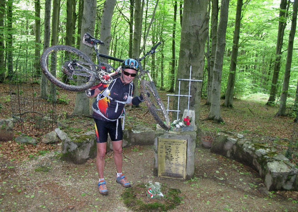 #14 A chacun sa croix A chacun sa croix