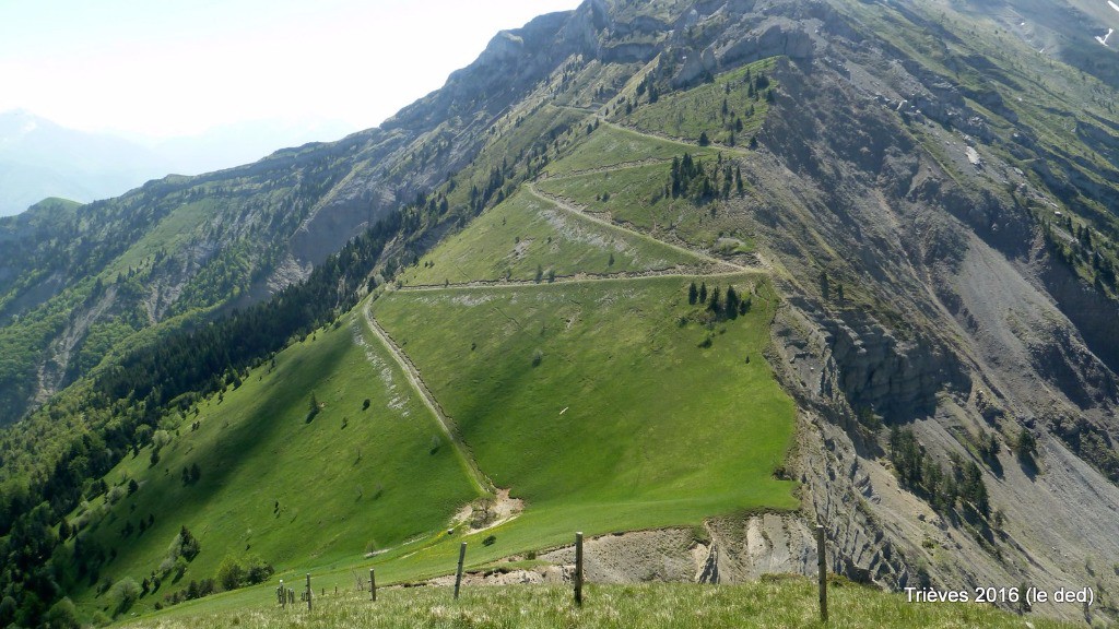 belle piste qui roule bien pour rejoindre la Côte de l'Aiguille 