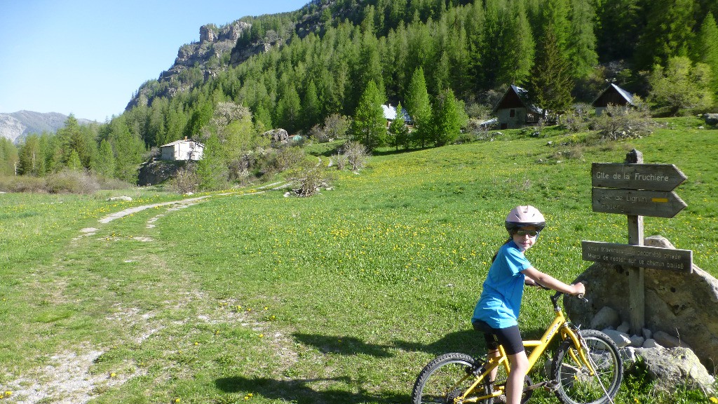 Maëly montre le chemin