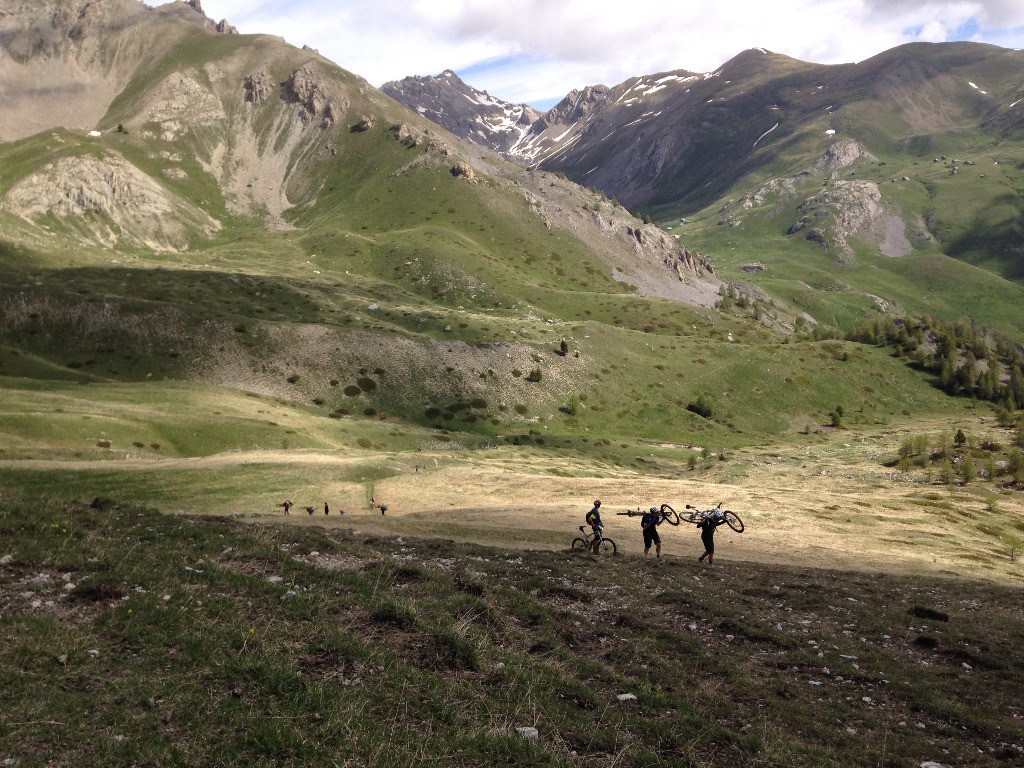 #4 Portage avant le col Garnier Portage avant le col Garnier
