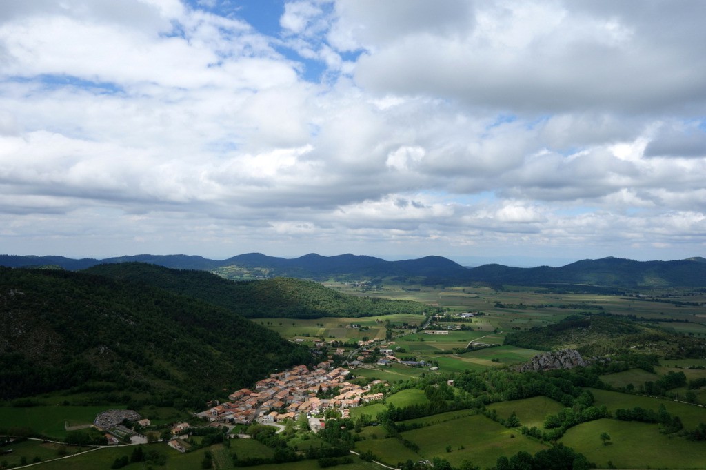 Village de Roquefeuil sur le Plateau de Sault