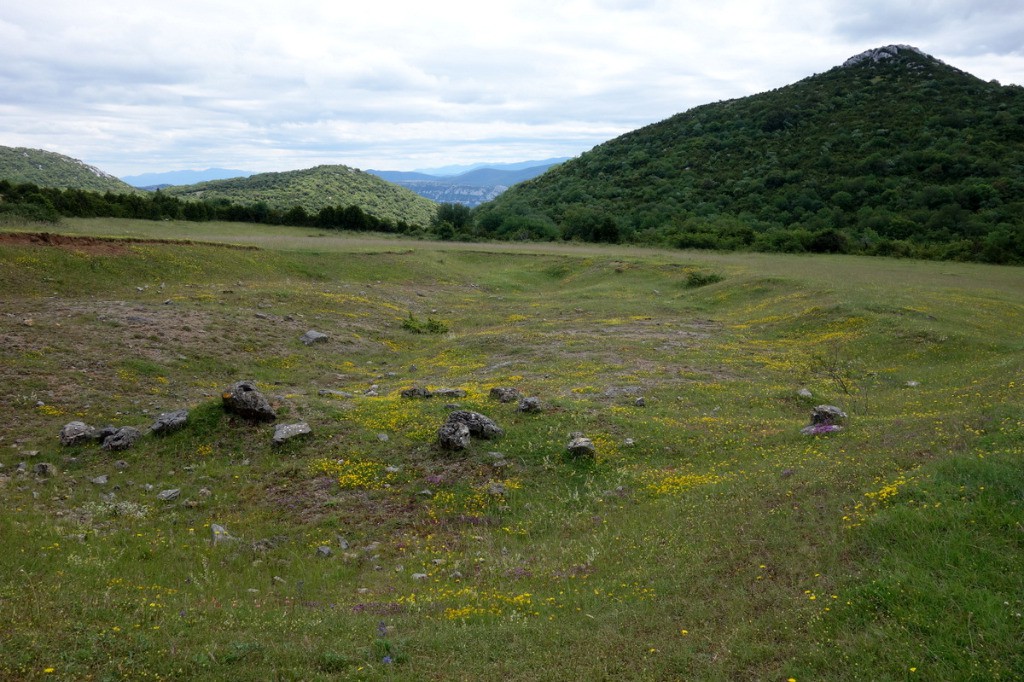 Sur les hauteurs de Malabrac en descendant vers Caudès de Fenouillèdes