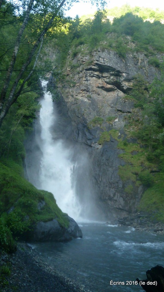 cascade de la Pisse, brumisateur puissant et naturel