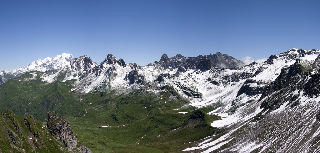 Panoram sur le Beaufortain et la mt Blanc