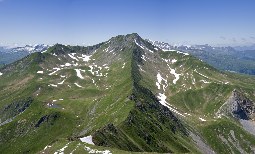 Du sommet, vue sur le Crêt du rey