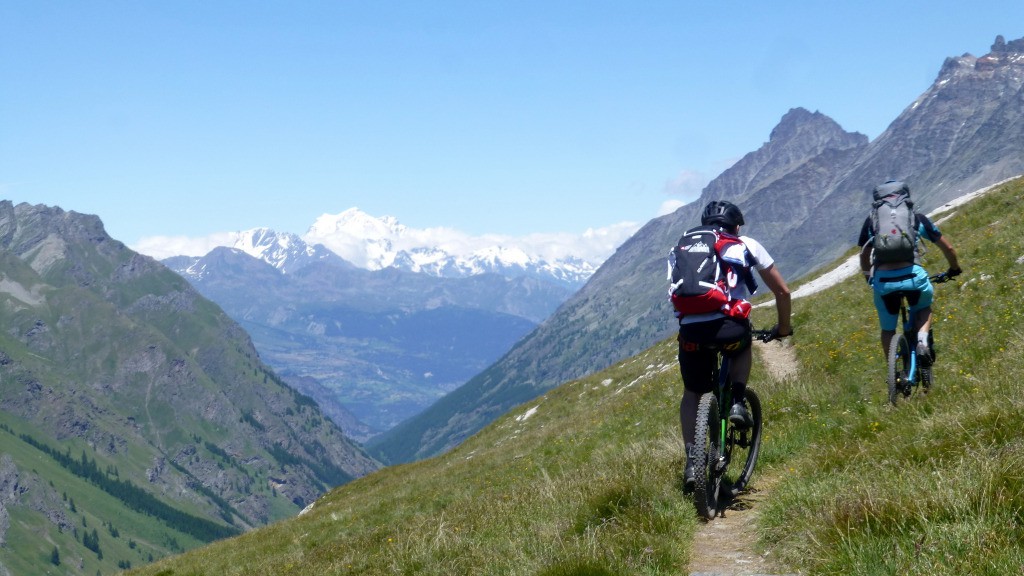 Grand Combin en toile de fond
