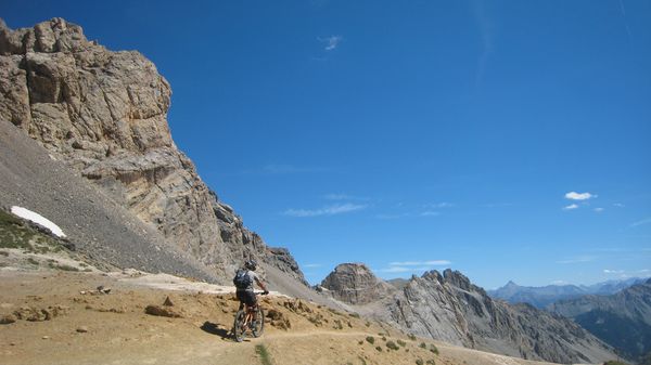 Sur le fil : Sous les Tours du Vallon