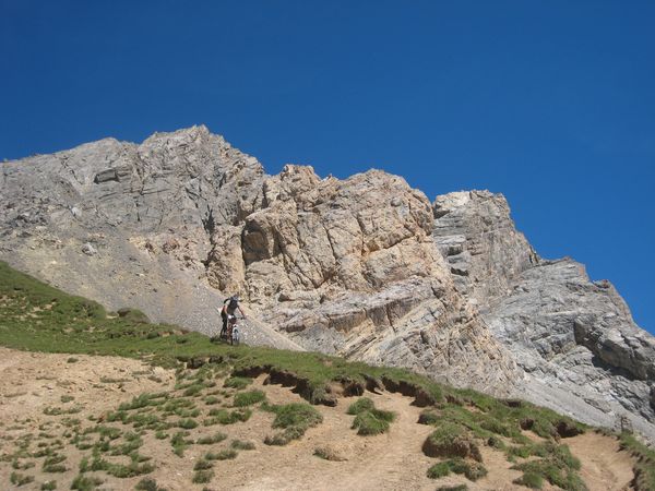 Tours du Vallon : Belle ambiance au départ de la descente