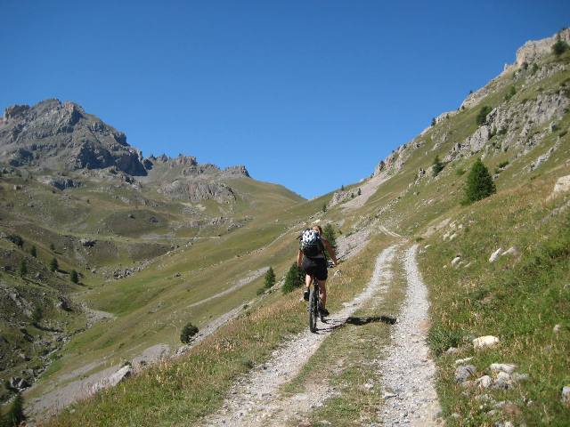#2 Montée au col : Dans de magnifiques alpages. Montée au col : Dans de magnifiques alpages.