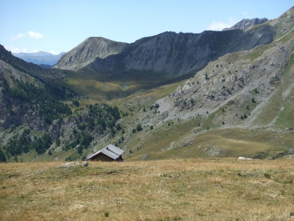 Vue sur le col Garnier : En descendant du col de Furfande, direction le col Garnier