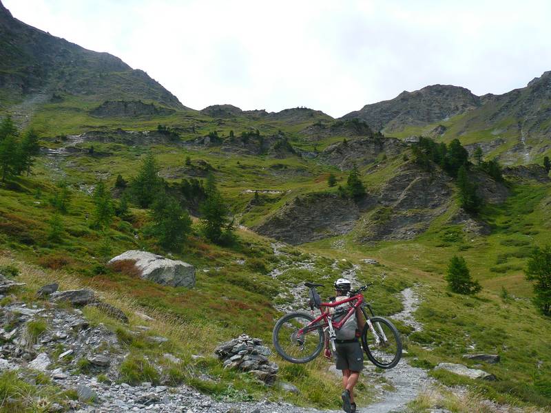 montée au col du Longet : montée au col du Longet, 800 m de portage