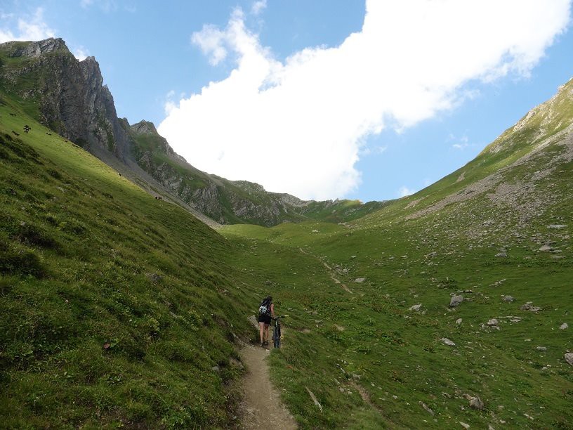 Le sentier descendant du Passeur
