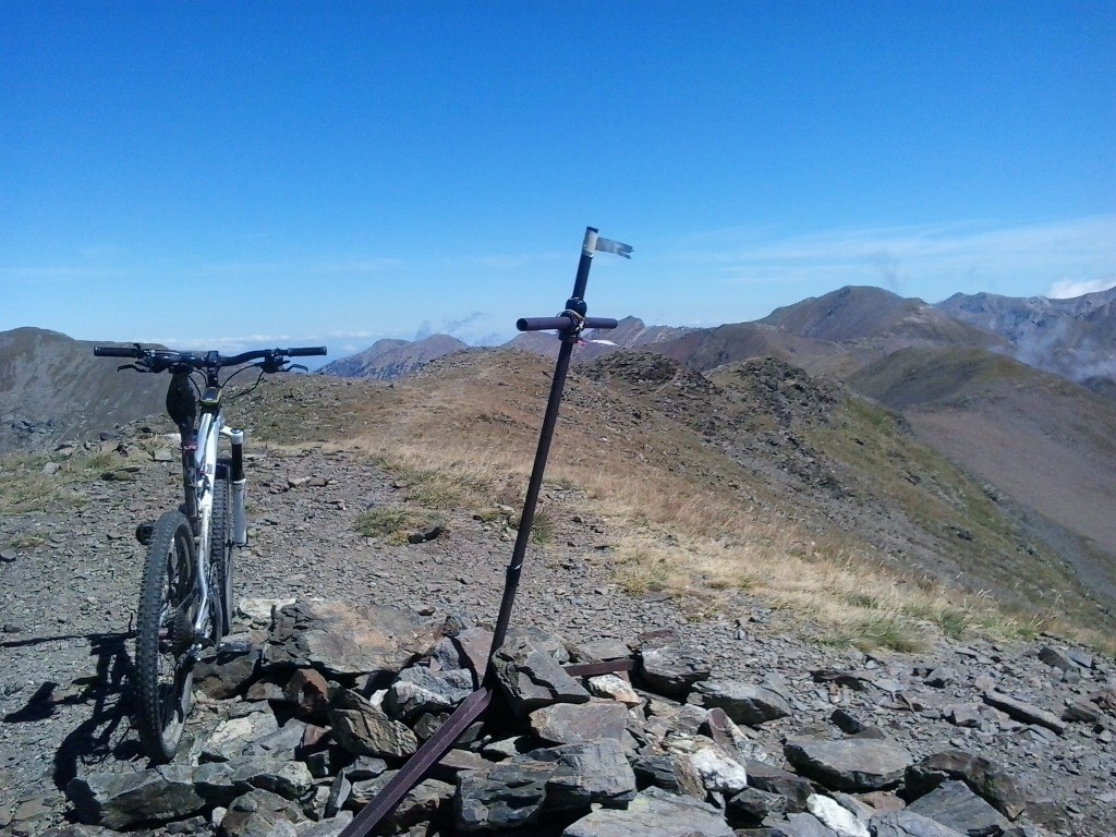 La crête à parcourir depuis le pic des finestrelles