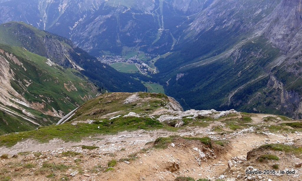 le sentier versant N, Pralognan en fond