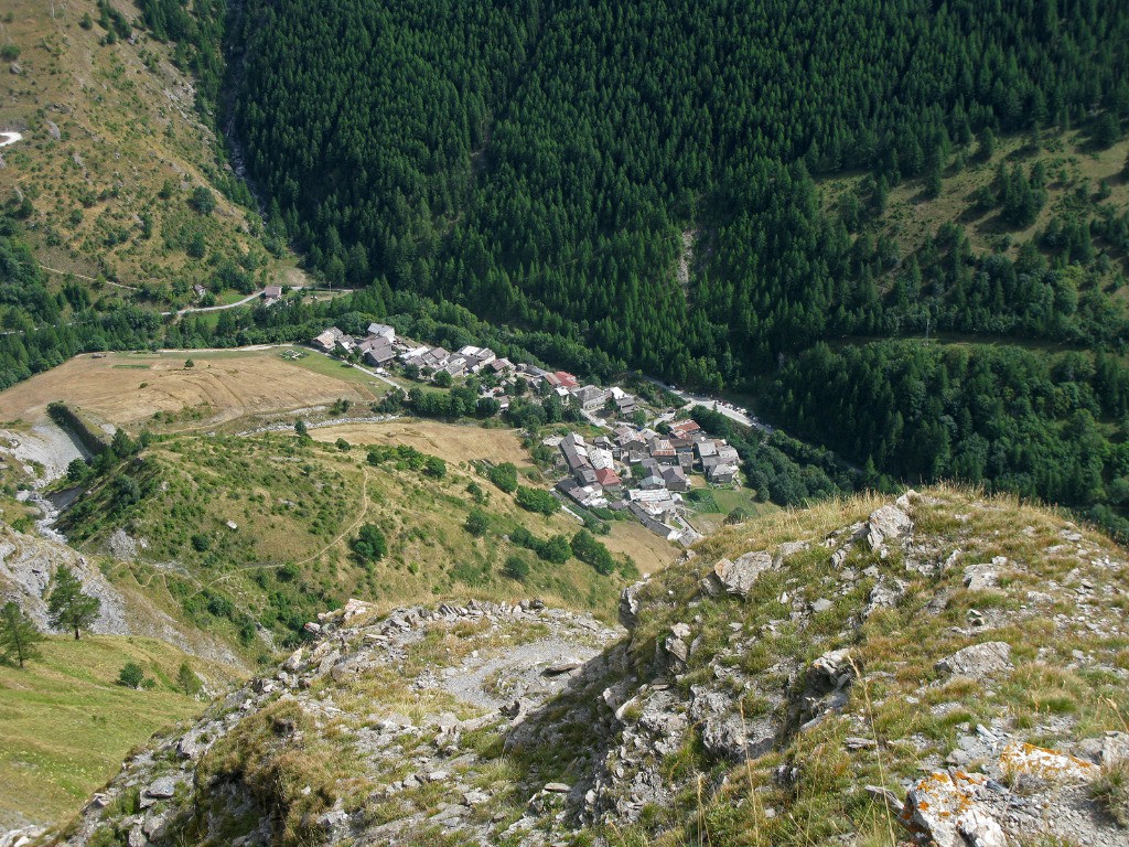 Rochemolles dans le trou