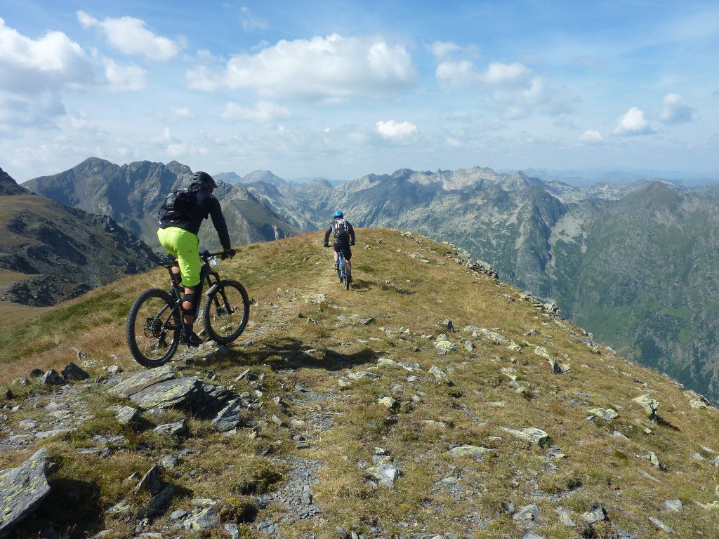 Ca file sur la crête du mortiers