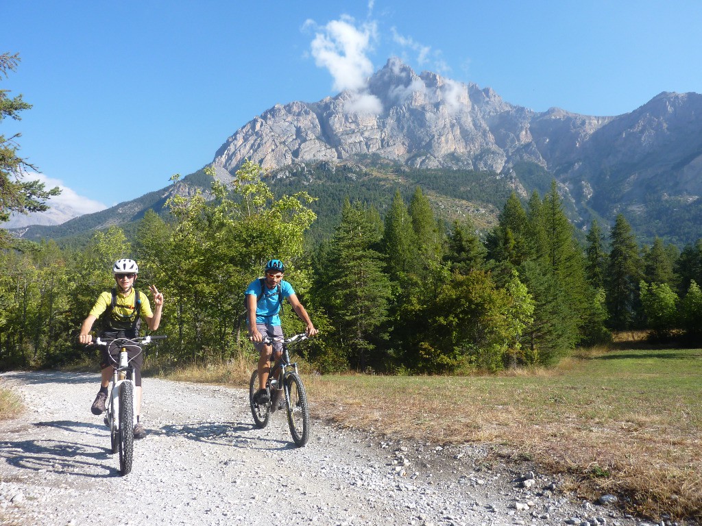 Montée tranquille vers le col de la Pousterle