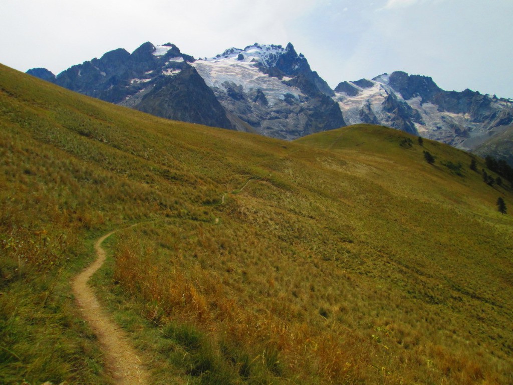 Sentier du col de l'Aiguillon sous la Meije