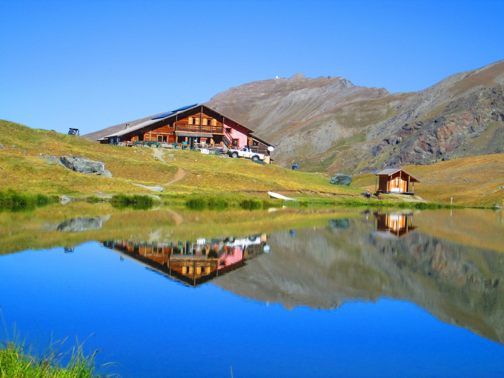 Refuge et lac de la Blanche