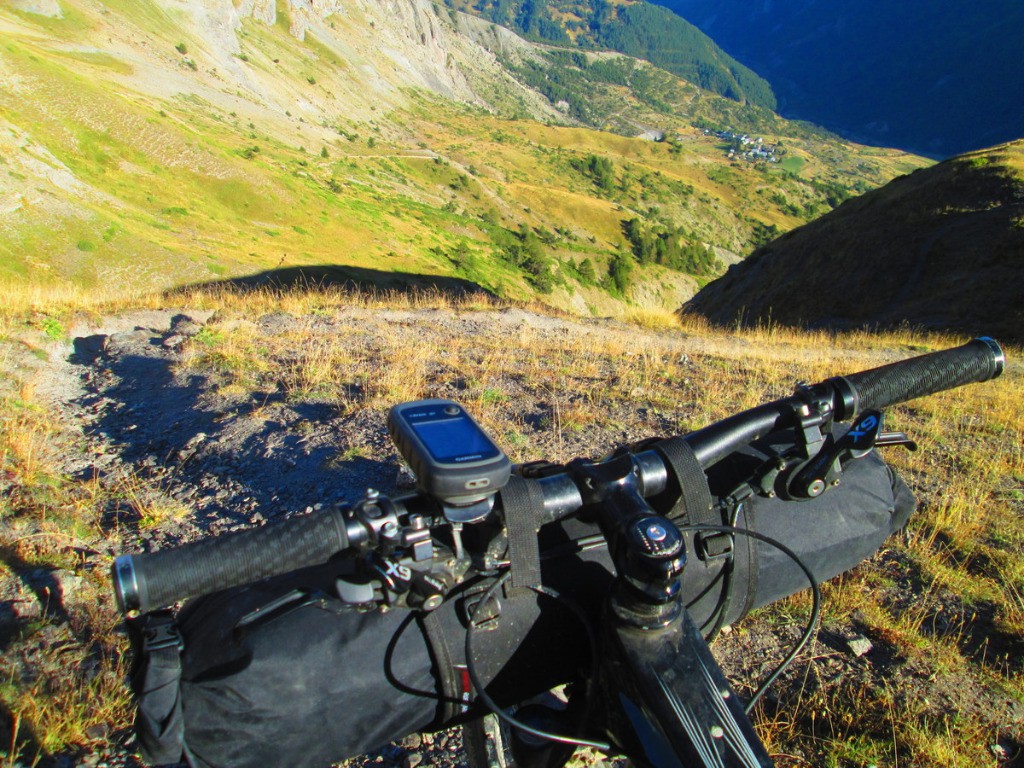 #46 Descente du col de Mirandol sur St Ours. Descente du col de Mirandol sur St Ours.