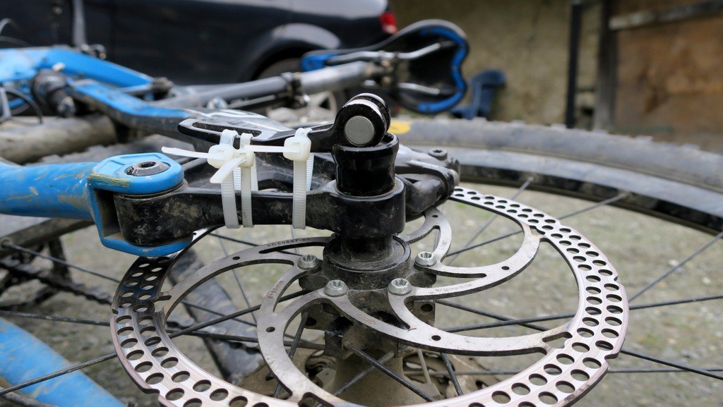 #2 Bricolage pour tenir l Bricolage pour tenir l'axe et rouler sur route