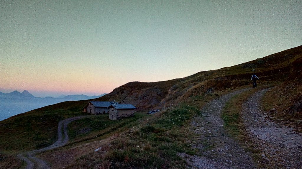 les chalets vers l'Aulp de Tours