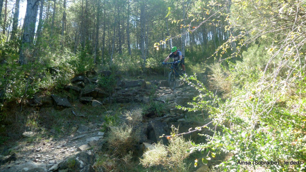 Jean-Lou dans un passage \