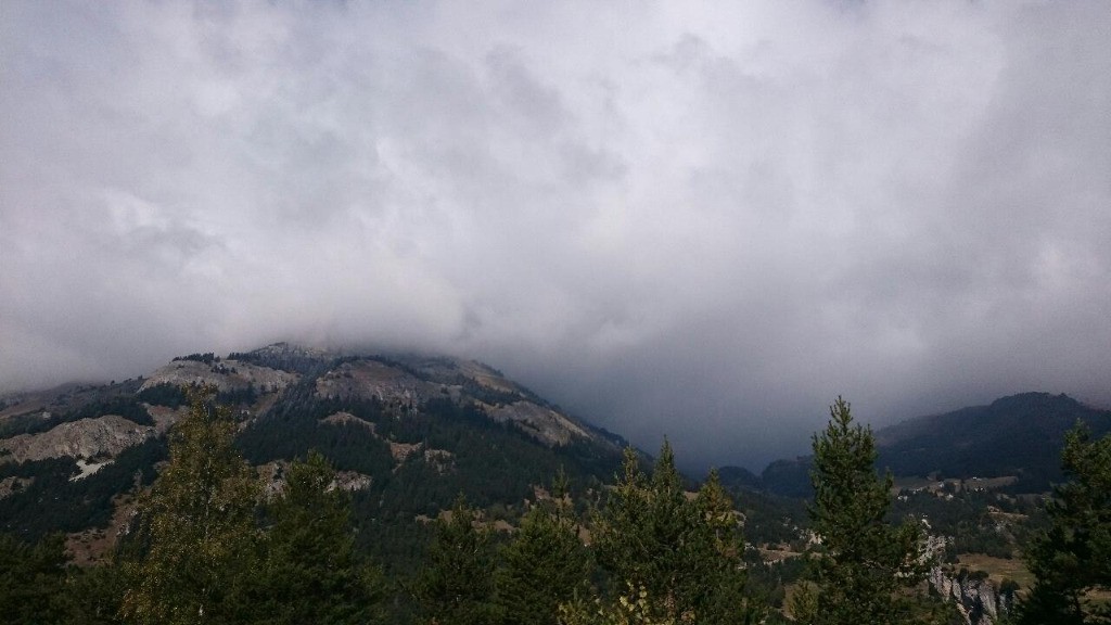 LE barbier quelque part dans les nuages et le froid!