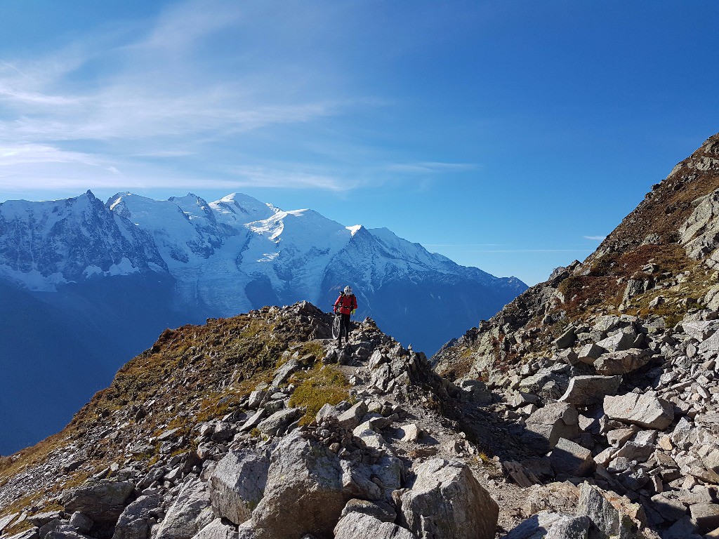 Col du Lac du Cornu : en mode randonneur, le sentier est bien entretenu.