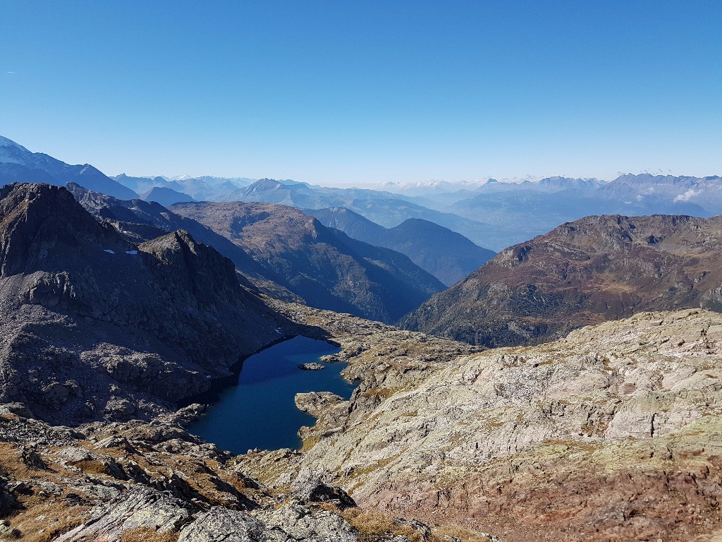 En réalité les Lac Noirs, sont de couleurs bleu.