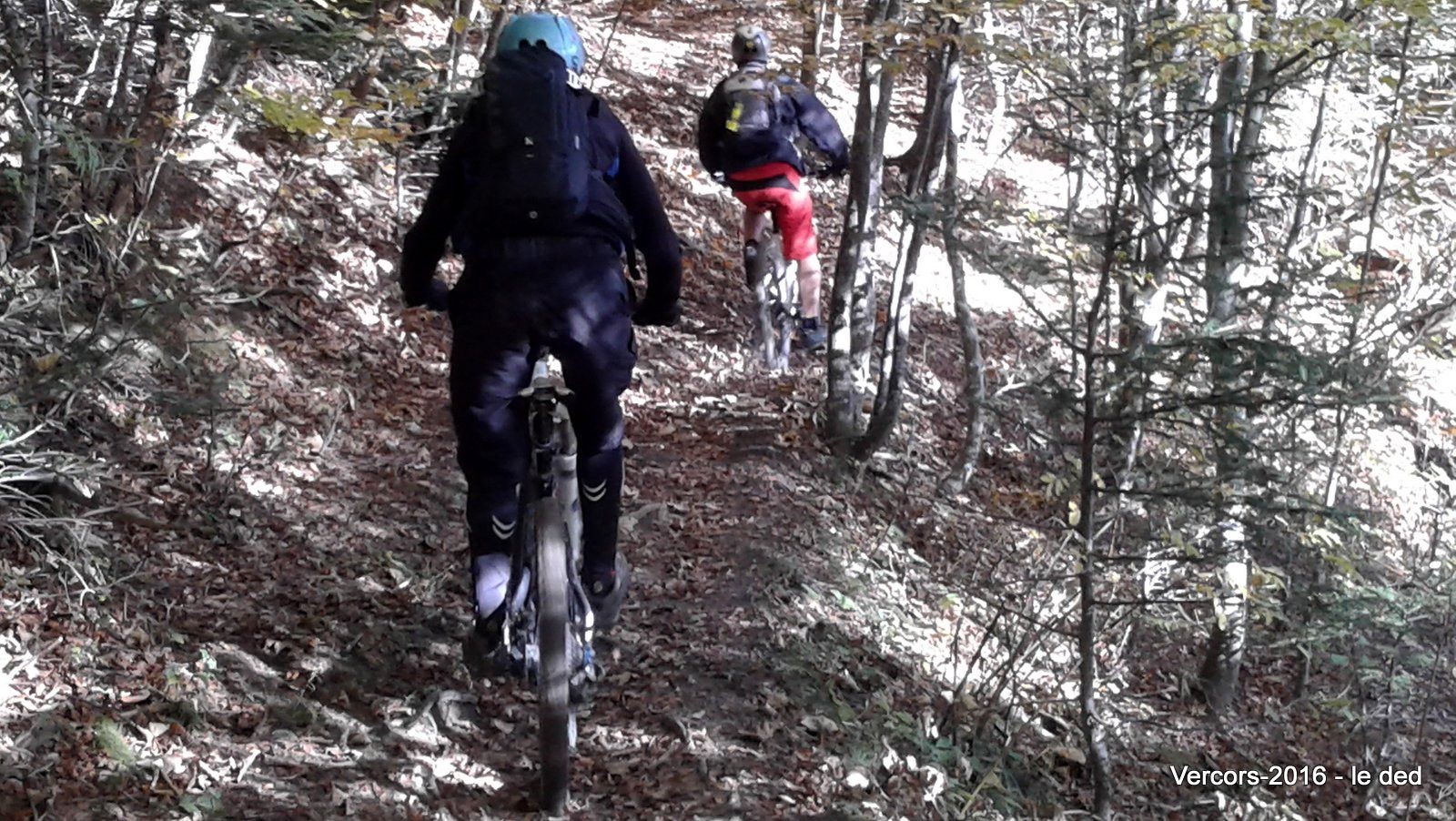 superbe sentier en versant E du col de l'Arc