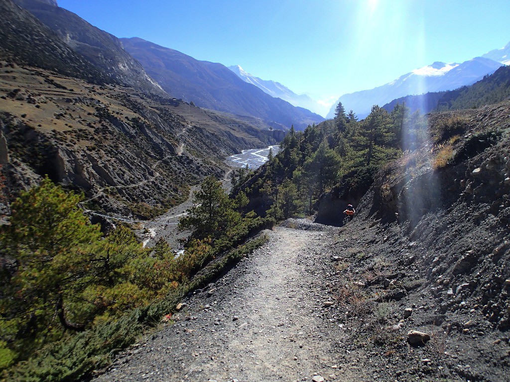 On change de vallée pour Tilicho...