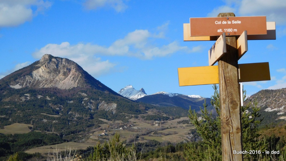 le parcours fait le tour de Charajaille (la montagne de gauche)