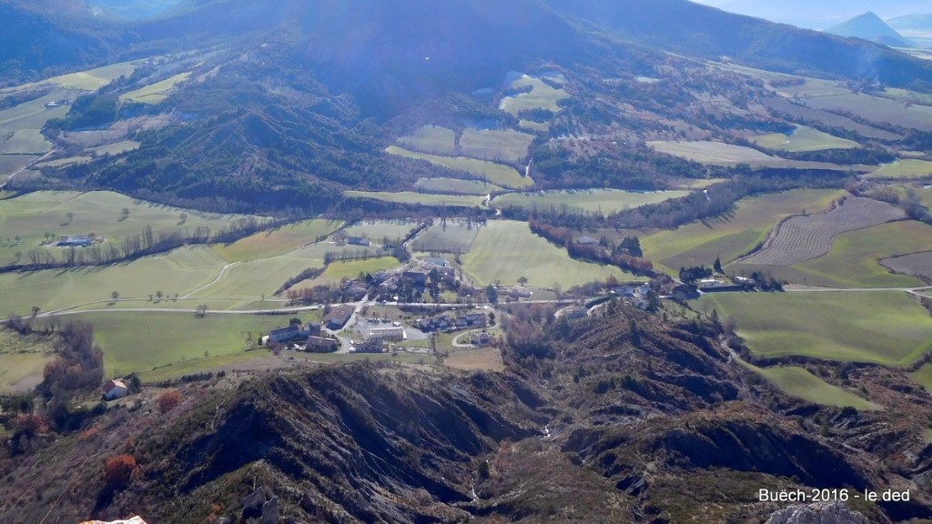 Superbe vue en plongée sur Savournon